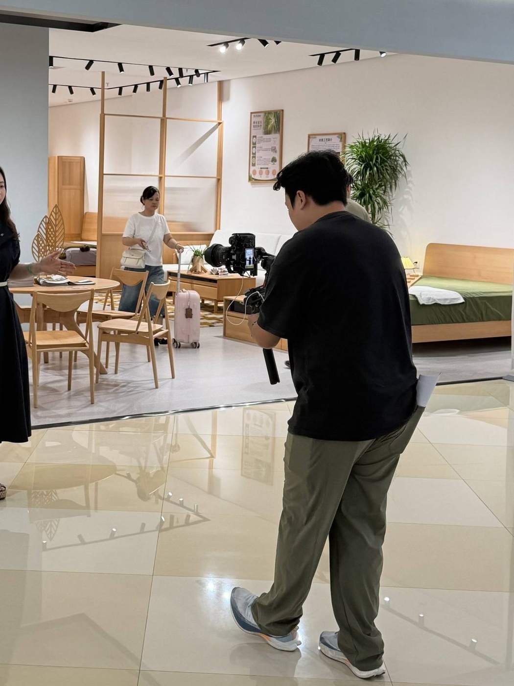 南沙 · 实木家具
制造企业项目现场